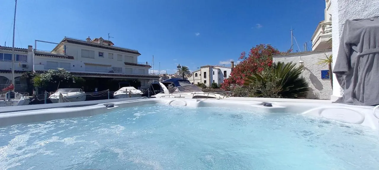 Villa Empuriabrava 500M De La Plage De La Rubina