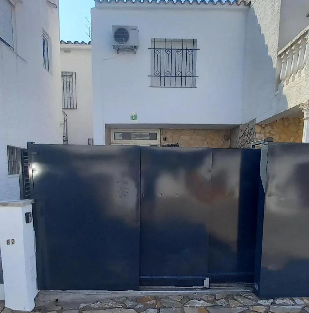 Villa Empuriabrava 500M De La Plage De La Rubina